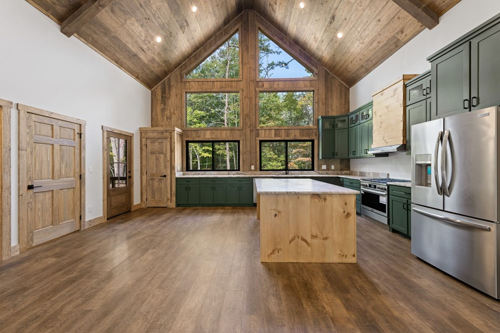 419069 Mineral Bluff Residential