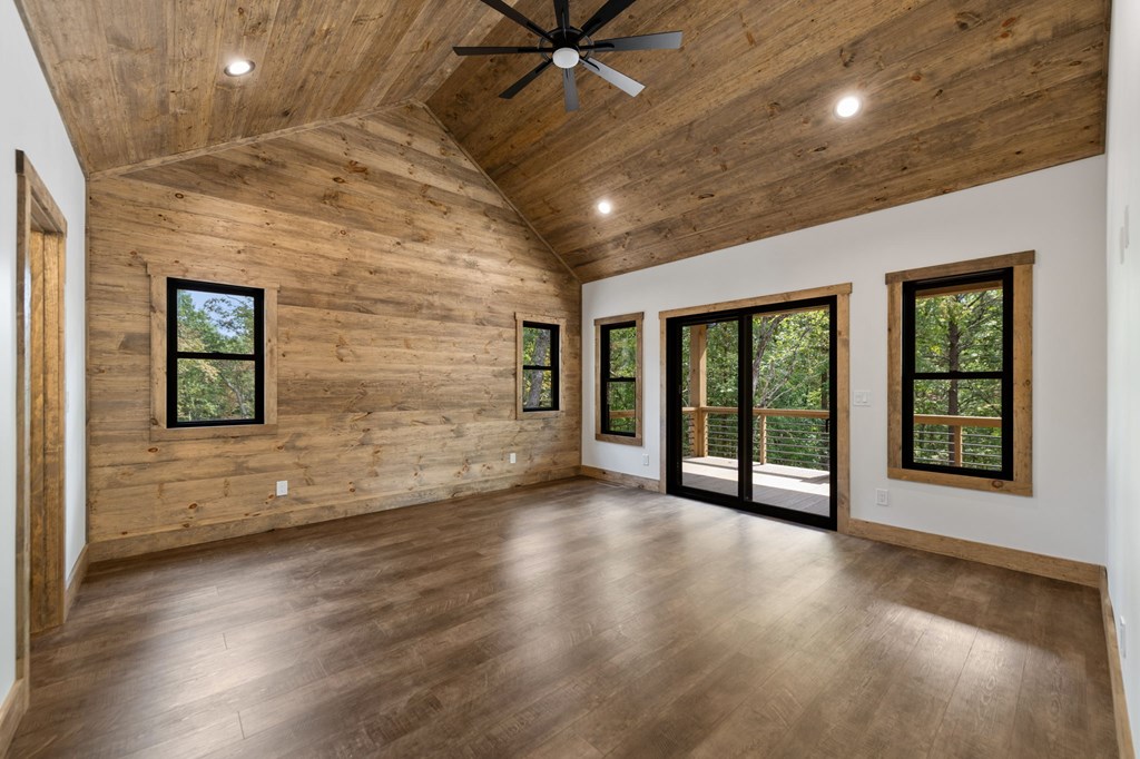 419069 Mineral Bluff Residential