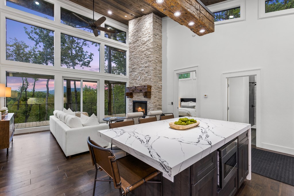 419075 Mineral Bluff Residential