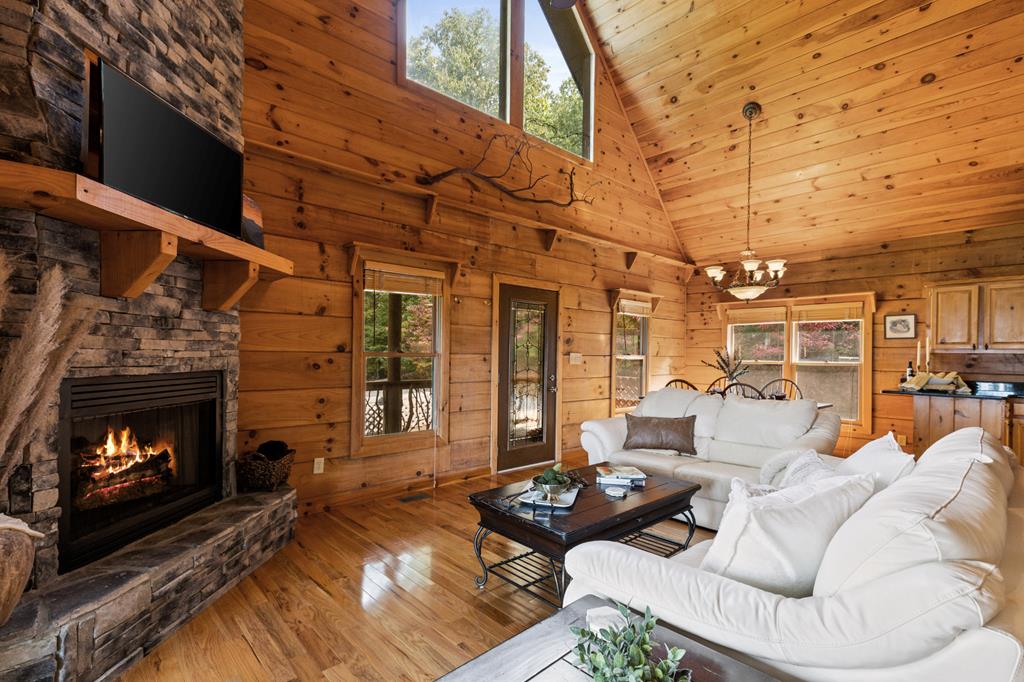 419081 Mineral Bluff Residential