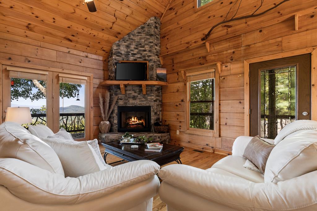 419081 Mineral Bluff Residential