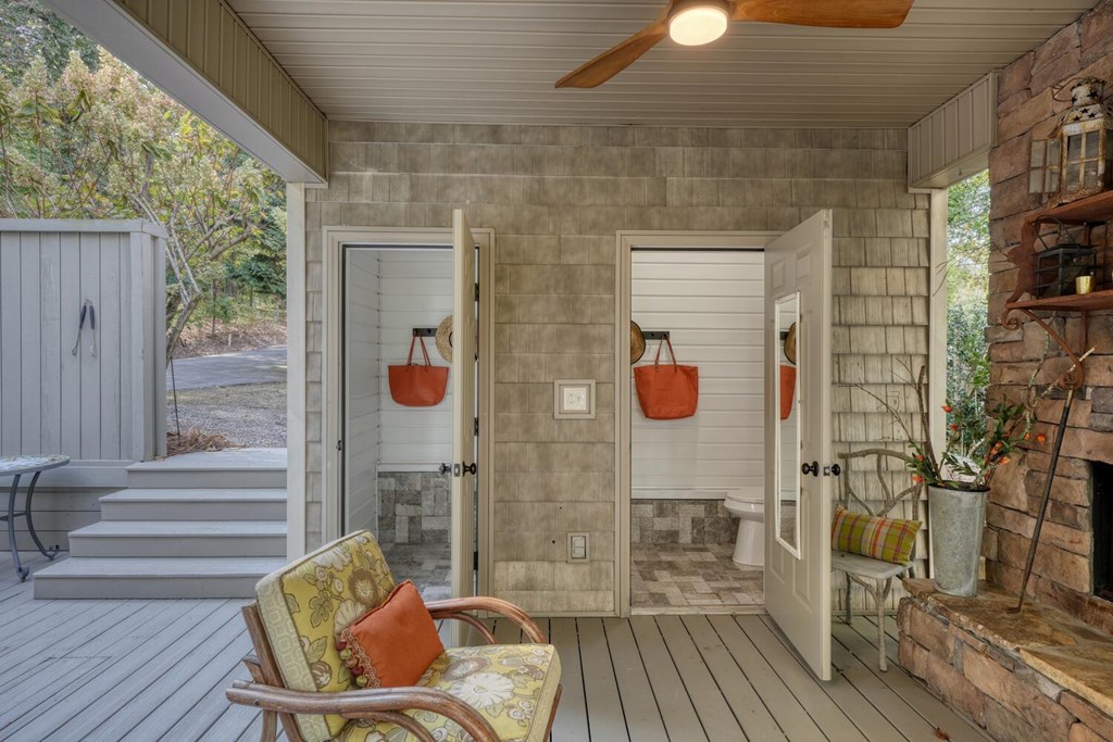 419105 Young Harris Residential