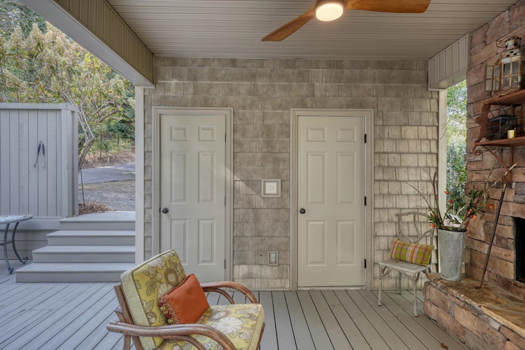 419105 Young Harris Residential