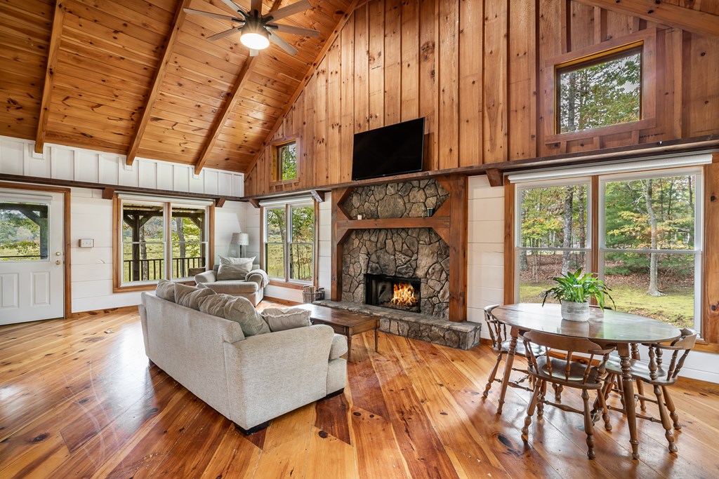 419114 Mineral Bluff Residential