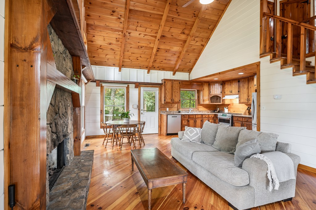 419114 Mineral Bluff Residential