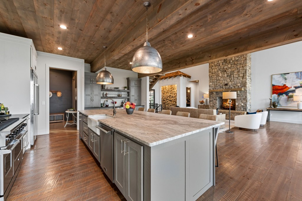 419121 Mineral Bluff Residential