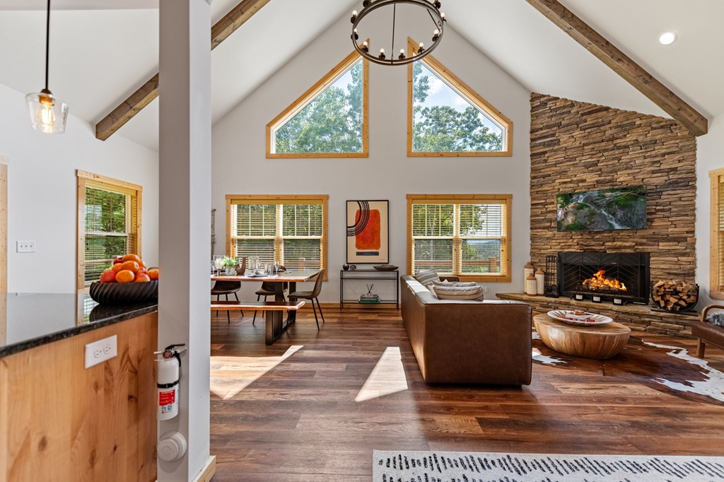 419127 Mineral Bluff Residential
