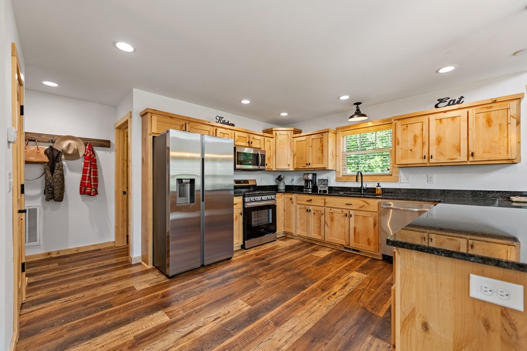 419127 Mineral Bluff Residential