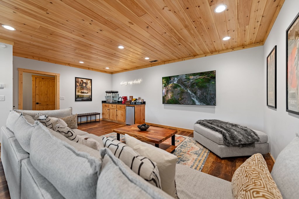 419127 Mineral Bluff Residential