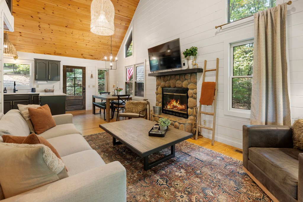419137 Blue Ridge Residential