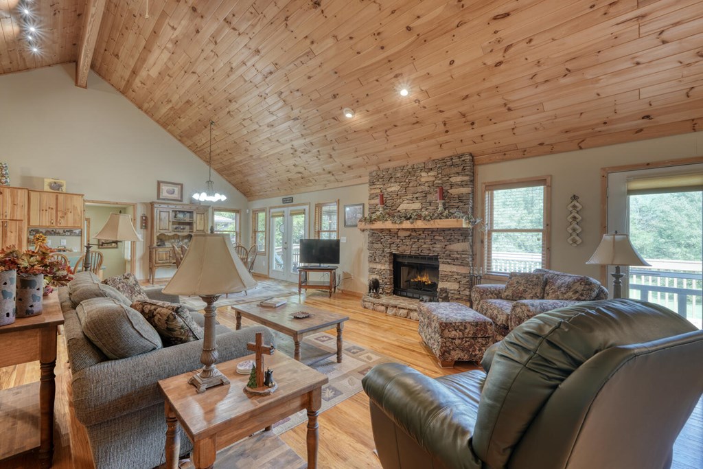 419170 Hayesville Residential