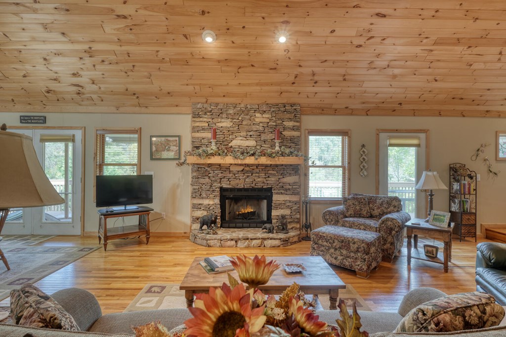 419170 Hayesville Residential