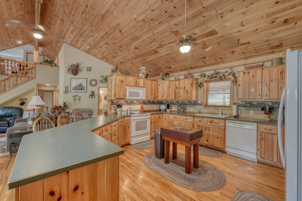 419170 Hayesville Residential