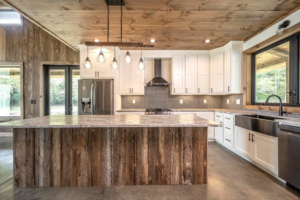 419173 Mineral Bluff Residential