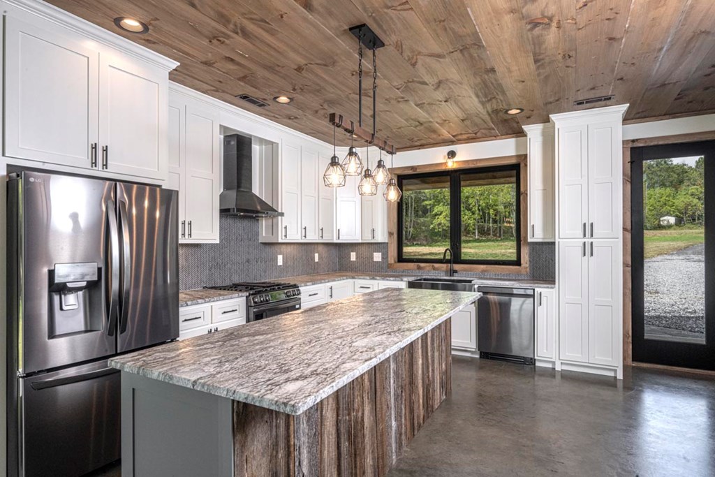 419173 Mineral Bluff Residential