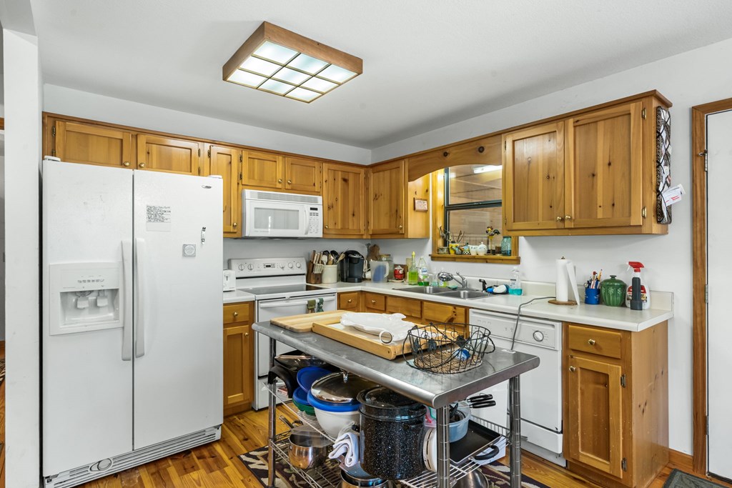 419212 Young Harris Residential