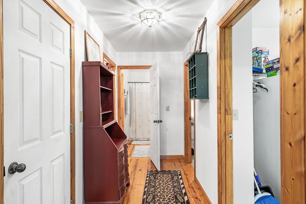 419212 Young Harris Residential