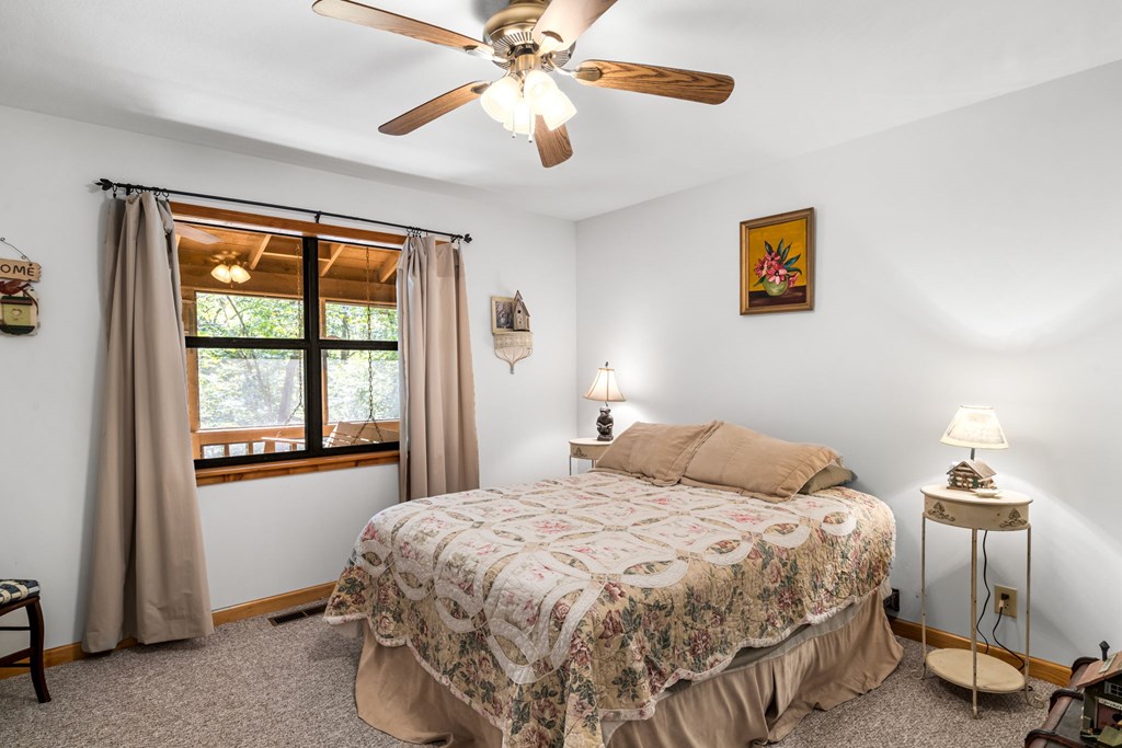 419212 Young Harris Residential