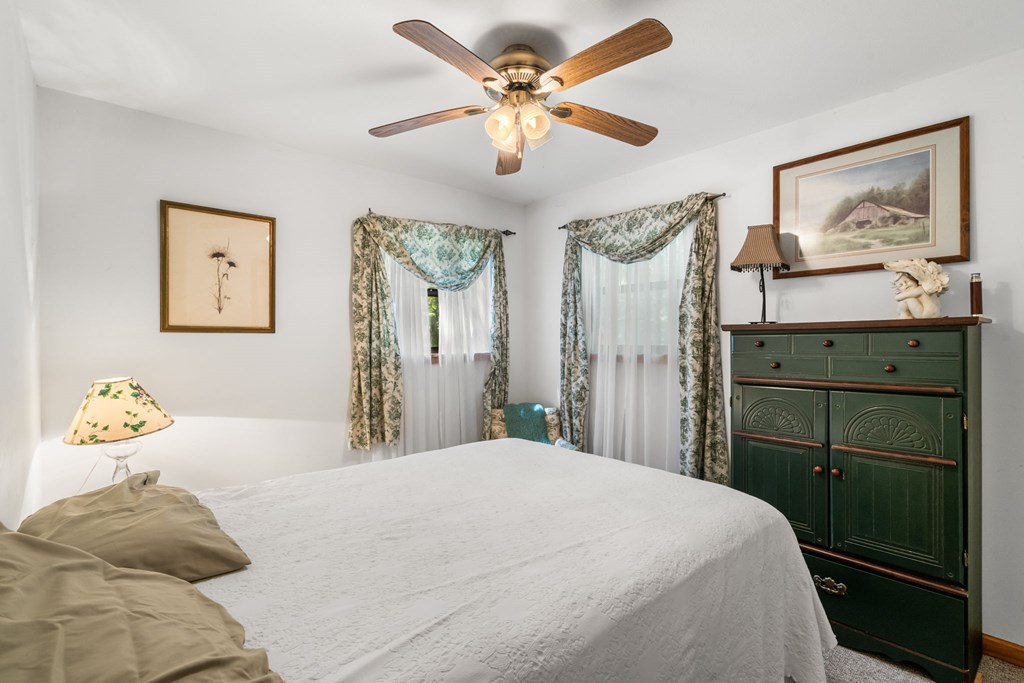 419212 Young Harris Residential