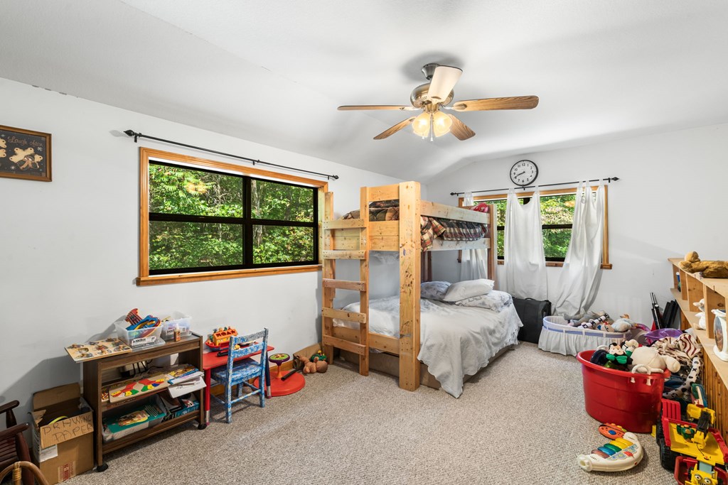 419212 Young Harris Residential