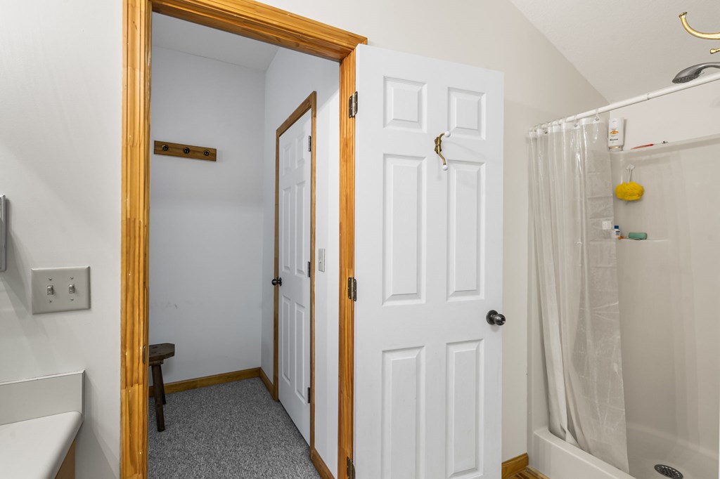 419212 Young Harris Residential
