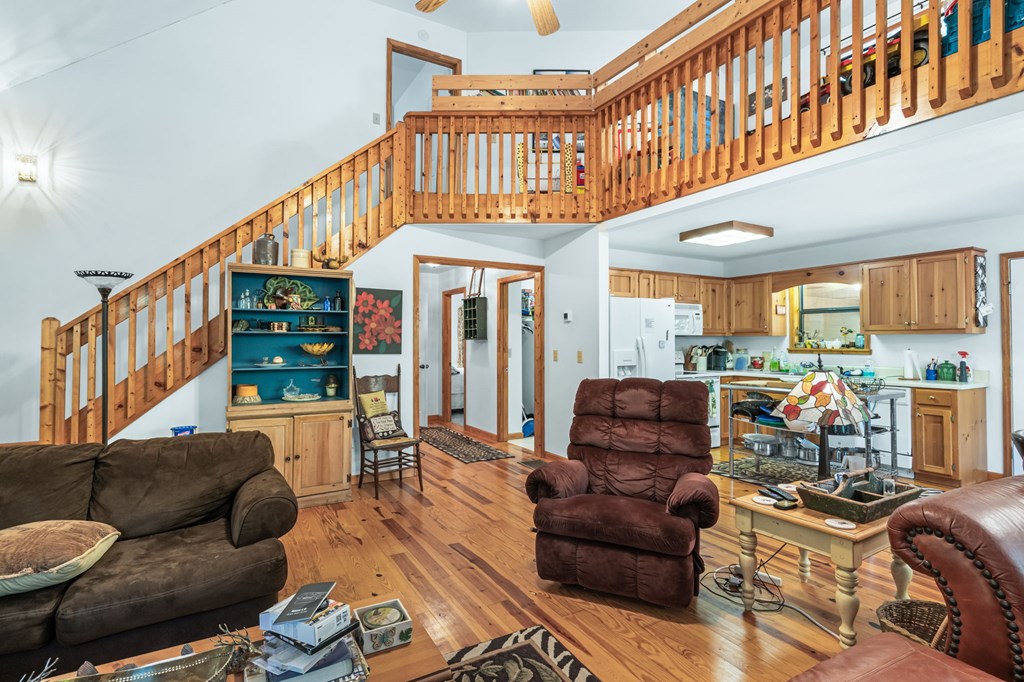 419212 Young Harris Residential