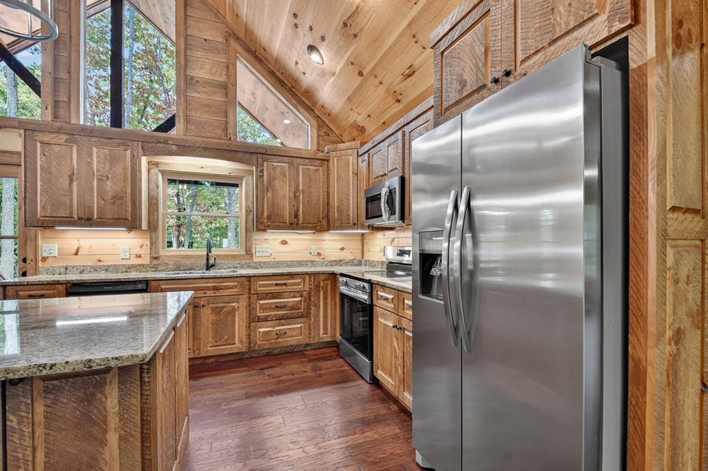 419236 Mineral Bluff Residential