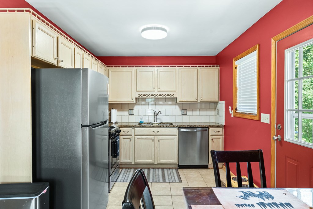 419252 Mineral Bluff Residential