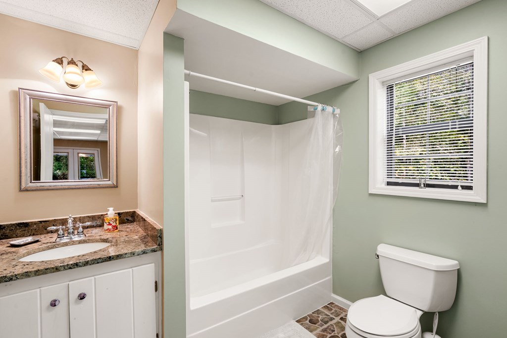 419252 Mineral Bluff Residential