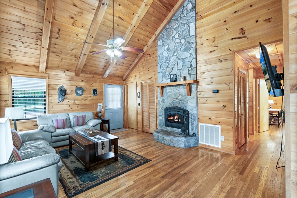 419252 Mineral Bluff Residential