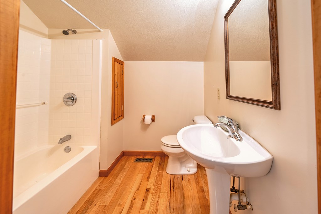 419267 Young Harris Residential