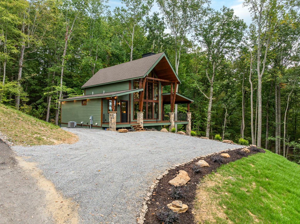 419290 Young Harris Residential