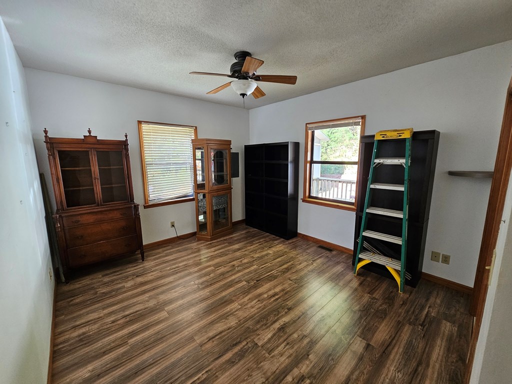 419323 Murphy Residential