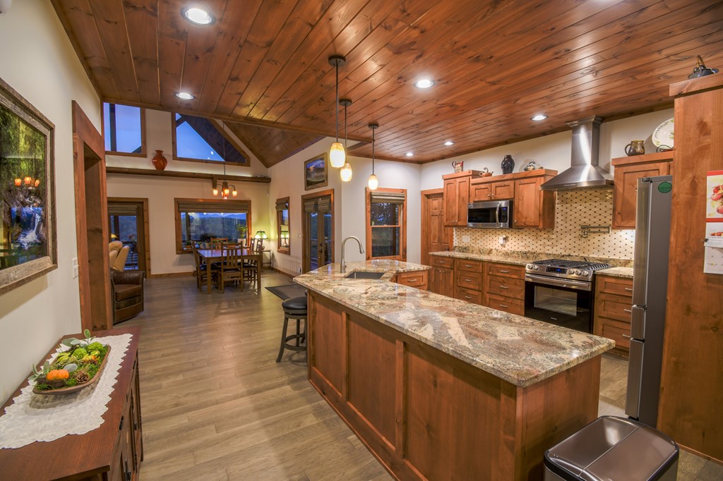 419343 Mineral Bluff Residential