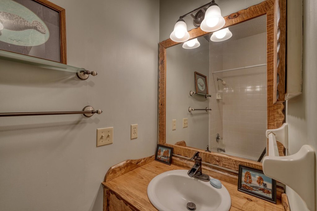419390 Hiawassee Residential