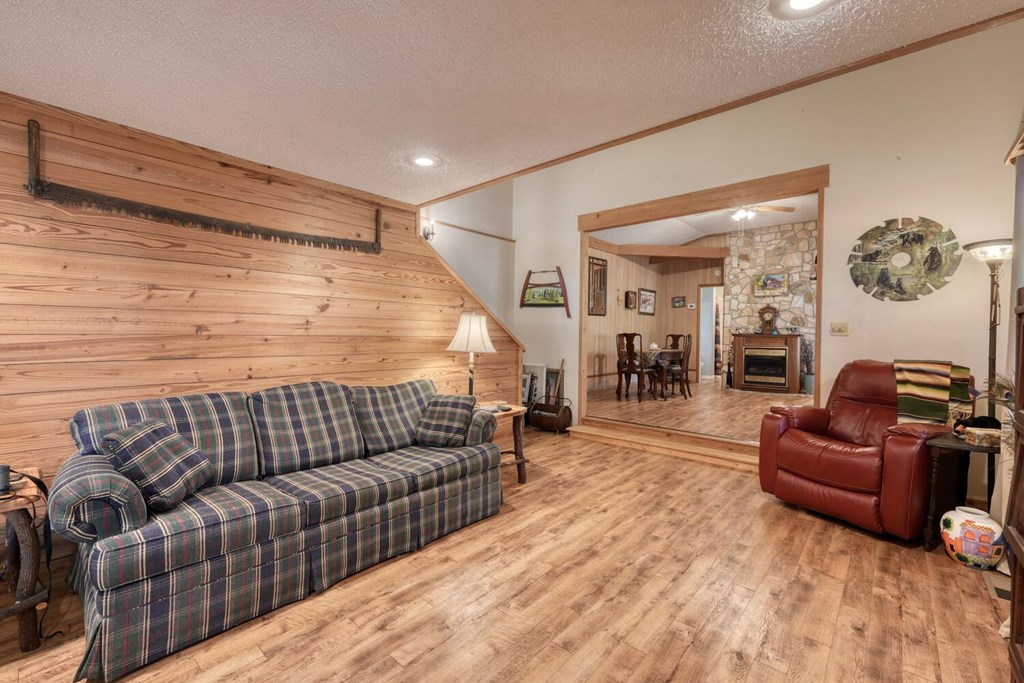 419390 Hiawassee Residential