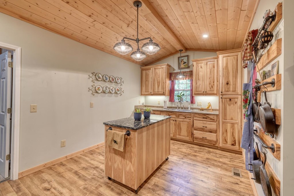 419390 Hiawassee Residential