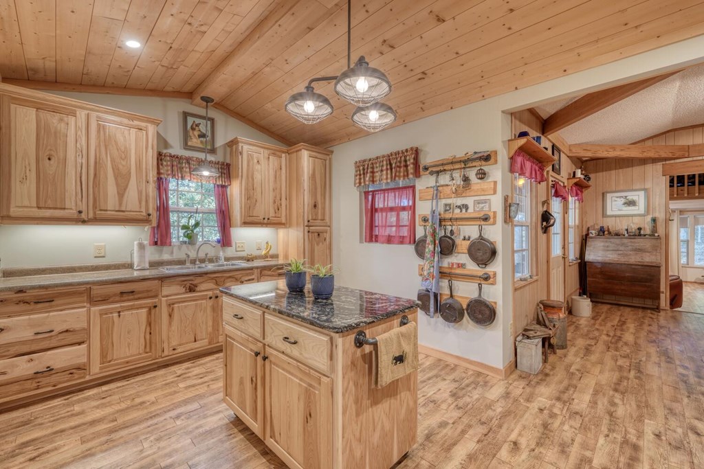 419390 Hiawassee Residential