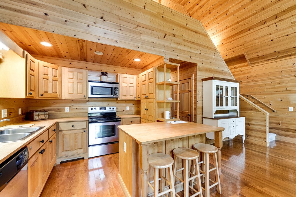 419446 Hayesville Residential