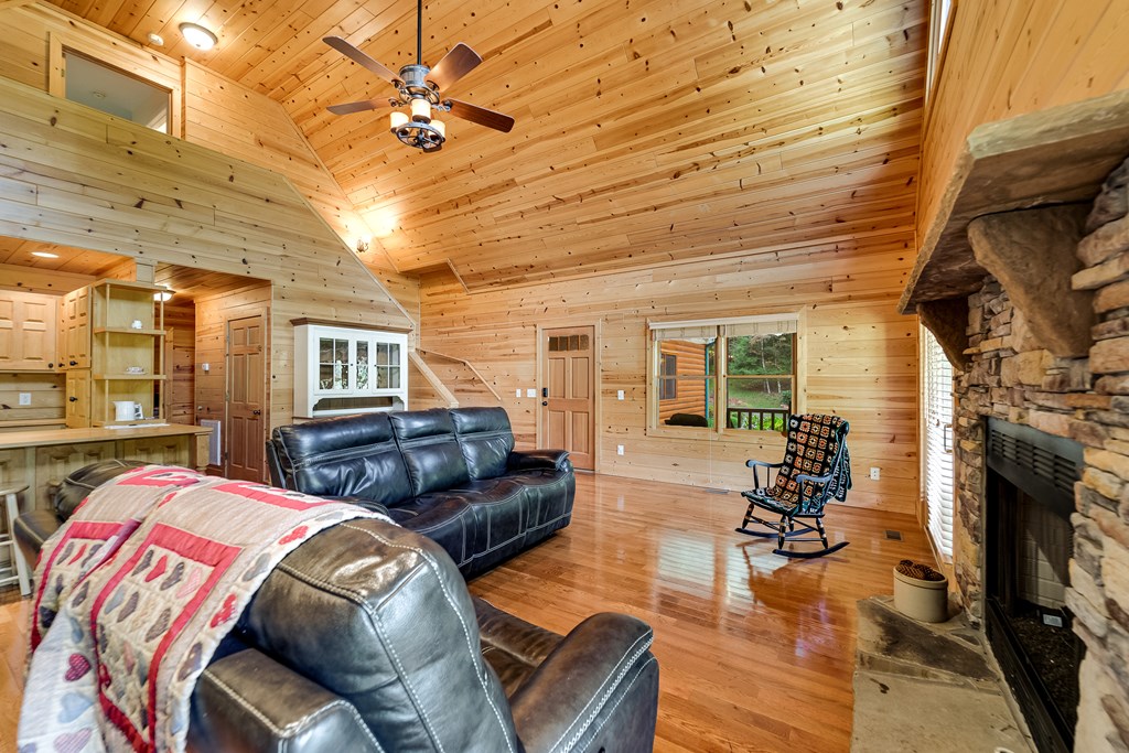 419446 Hayesville Residential