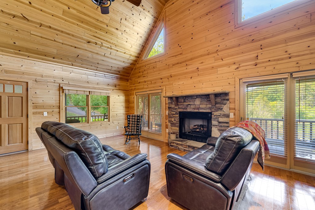 419446 Hayesville Residential