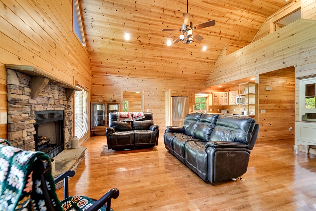 419446 Hayesville Residential