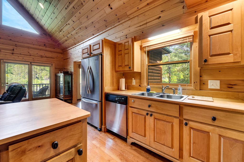 419446 Hayesville Residential