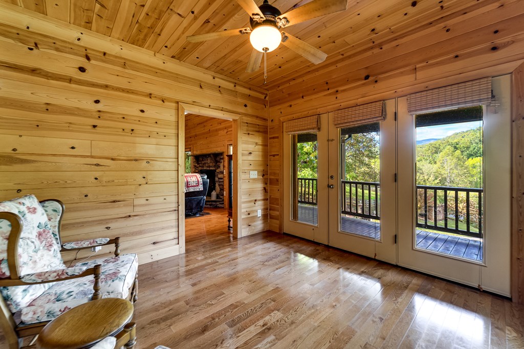 419446 Hayesville Residential