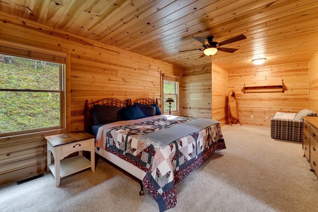 419446 Hayesville Residential