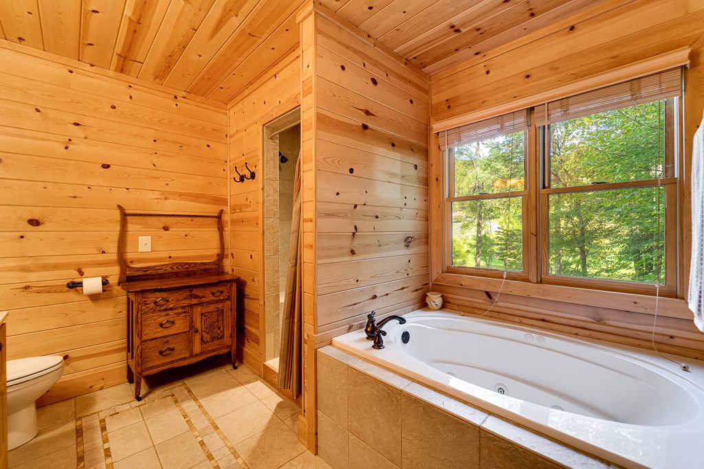 419446 Hayesville Residential