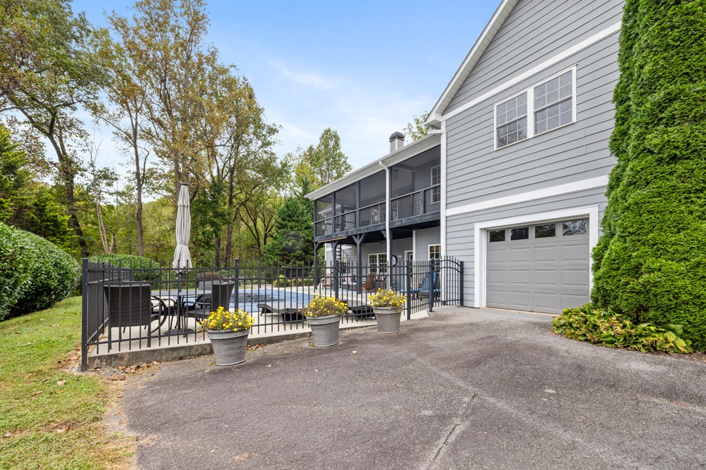 419467 Hayesville Residential