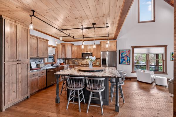 419475 Blue Ridge Residential