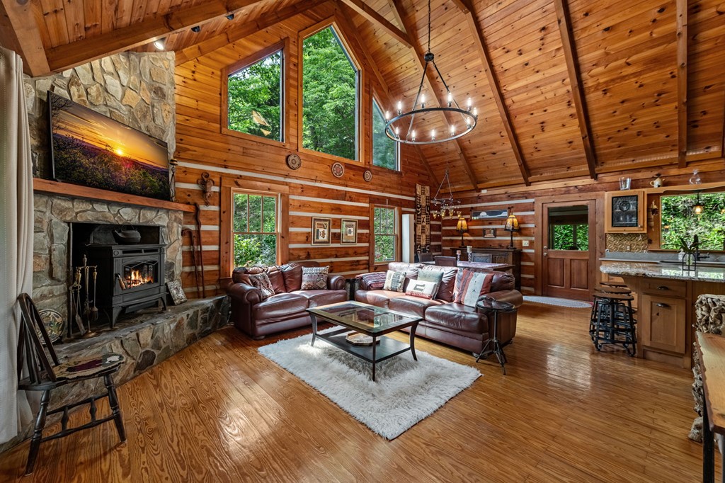 419516 Mineral Bluff Residential