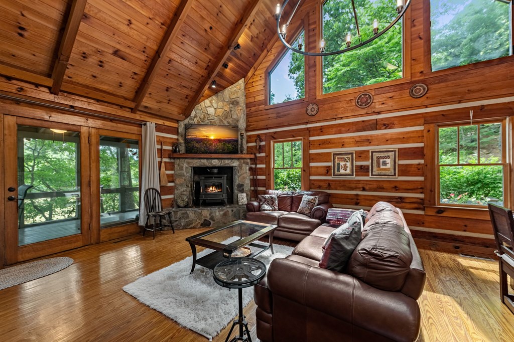 419516 Mineral Bluff Residential